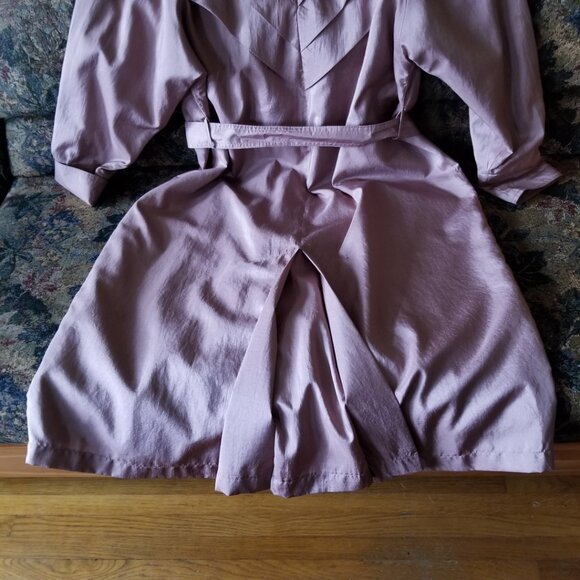 Dress coat, V-shaped panel pleats front & back, vintage, medium, Thunder Bay - Picture 4 of 11